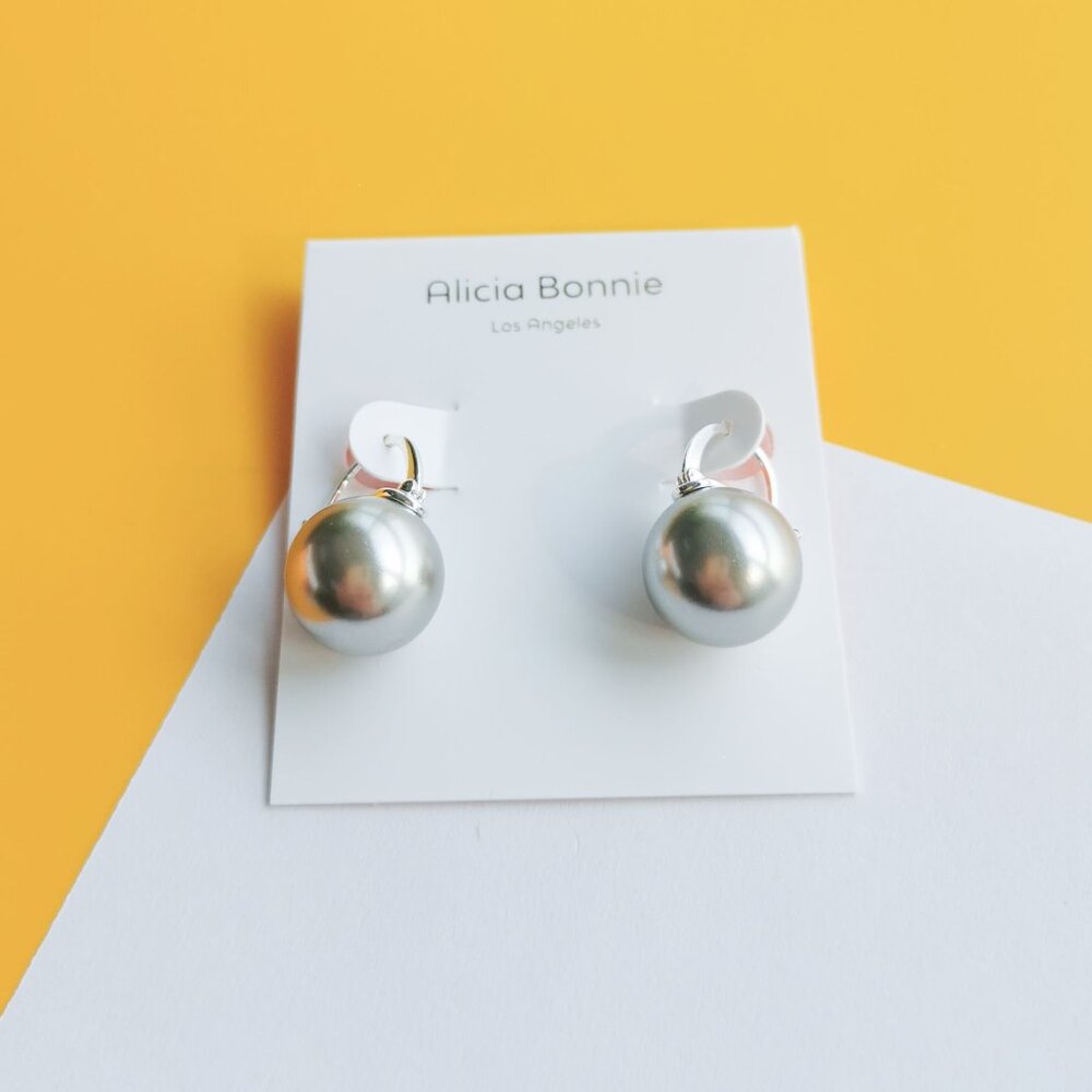 Blanche Silver silver pearl Earrings by Alicia Bonnie
